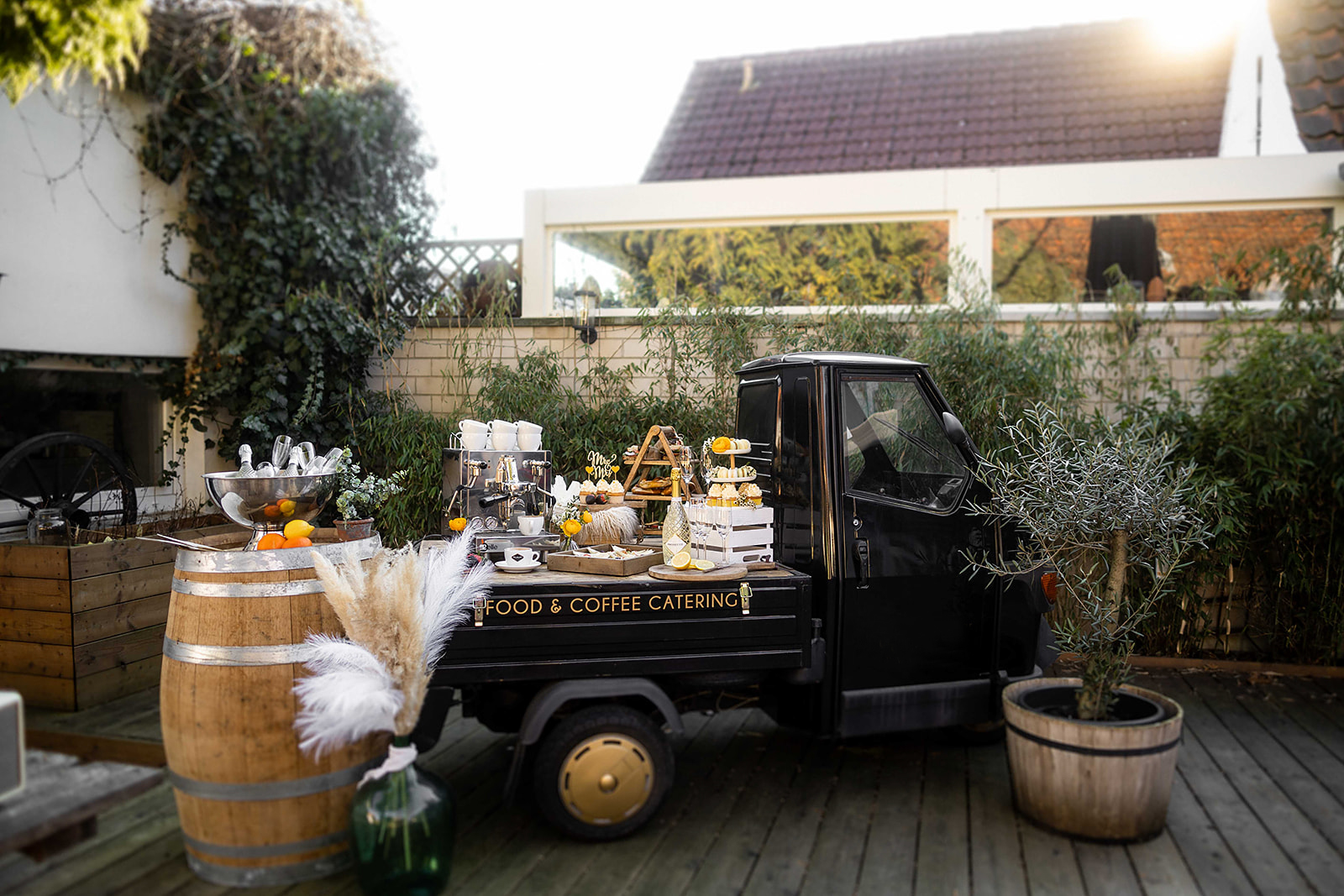 Goldi, die Food & Coffee Catering Ape